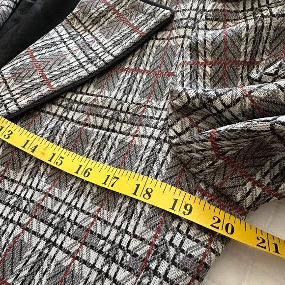 VTG Plaid Blazer, size medium - Picture 13 of 16
